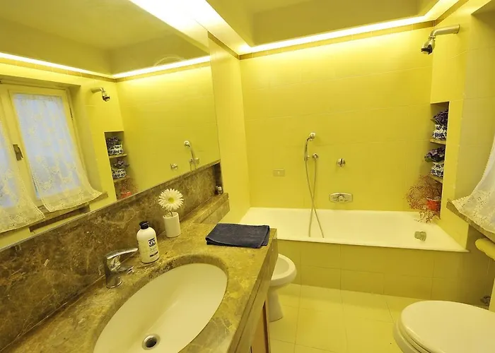 Lovelly On The Sea Side * В'яреджо